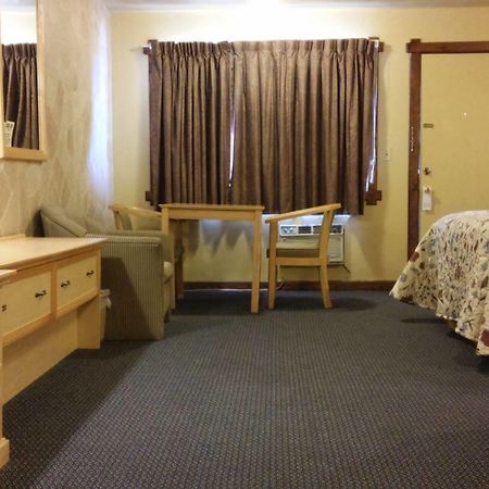 Budget Host Longhorn Motel Byers Exterior foto